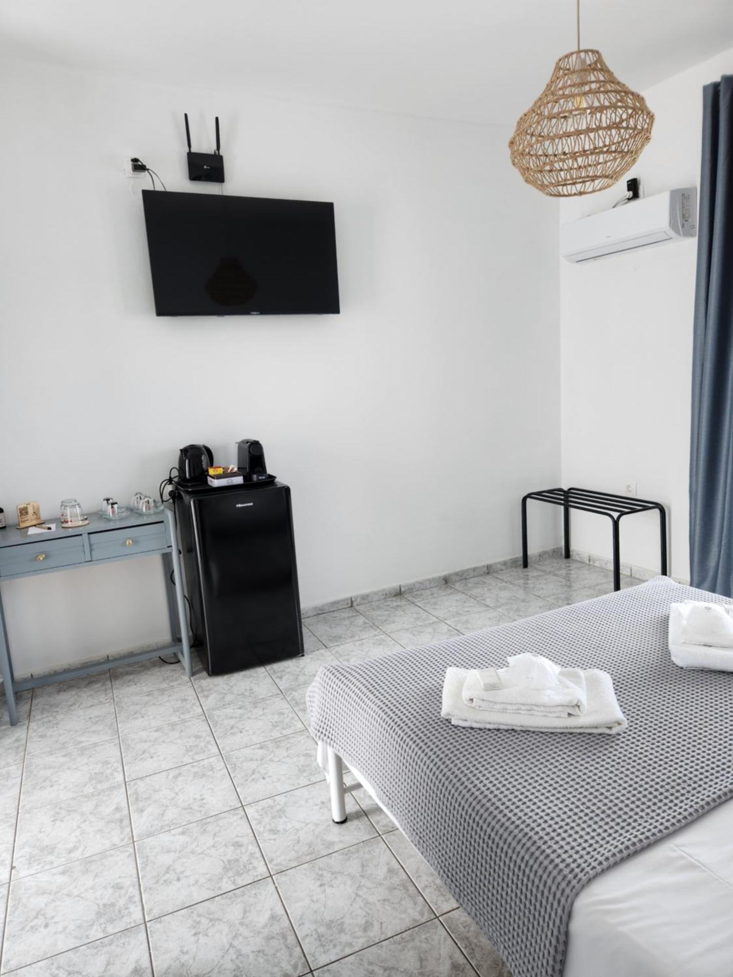 Eleios Hotel Serifos Livadi  Eksteriør bilde