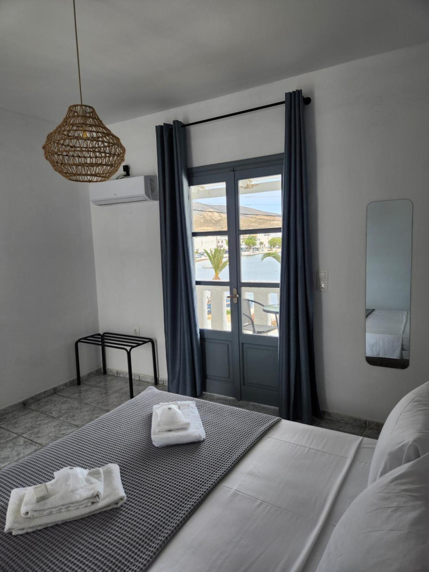 Eleios Hotel Serifos Livadi  Eksteriør bilde